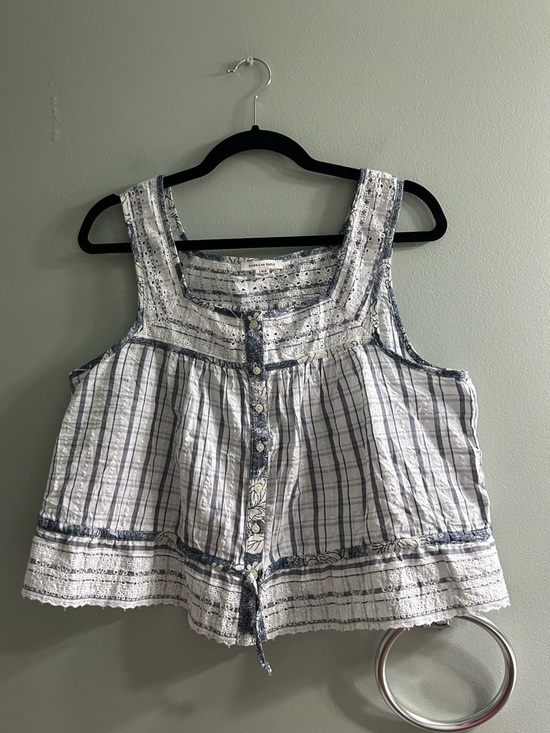 American Eagle Outfitters Tops - American eagle dainty floral eyelet tank top cropped striped plaid boho cotton